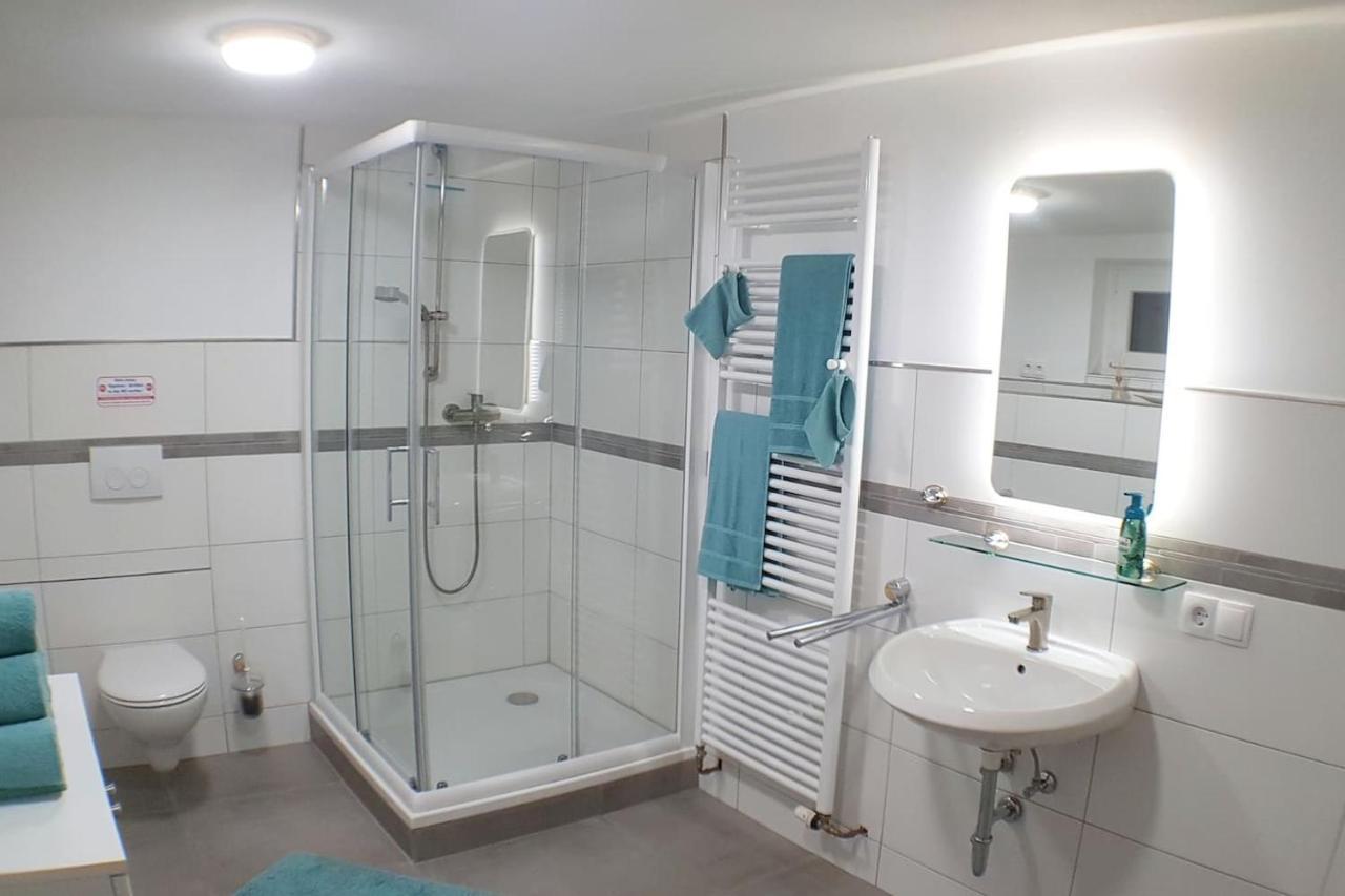 Moderne Kellerwohnung Fuer Handwerker Zwischen Braunschweig Und Wolfsburg, Mit Internet, Kueche, Parkplatz, 24H Check-In Schandelah 外观 照片